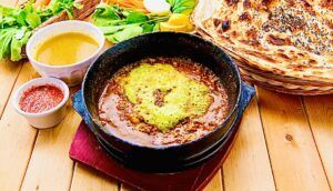 Qizni yechintirib siktirdim.